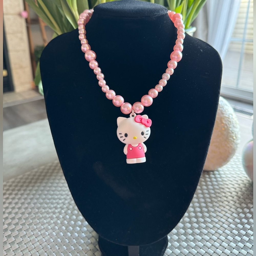 Kitty necklace
